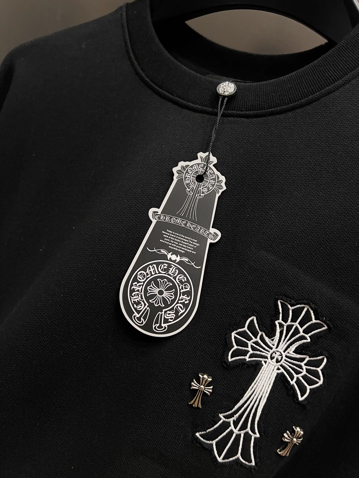 🅿️310 CH Cro 2025 Autumn and Winter New Style Customized 430g double yarn fabric, round neck long-sleeved sweatshirt, chest cross patch embroidery process, classic Sanskrit letter embroidery patch + hardware design process, high-end version! The same loose version for men and women S M L XL XXL five sizes color black white